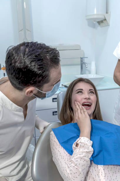 Best Weekend Emergency Dental Services in Eerlin, ND